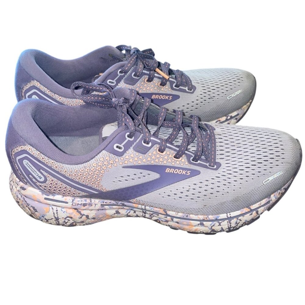 Brooks Ghost 14 Women's Running Shoes in Light Purple and Lavender